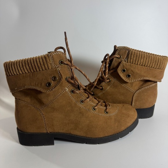 St. John's Bay Women YUKKA Ankle Boots Brown Lace Up Fold Down Cuff Size 8.5M - Picture 1 of 12